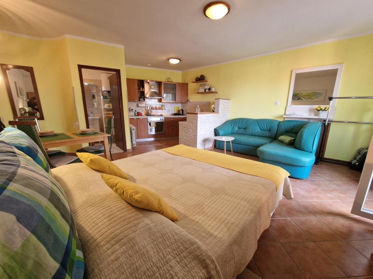 Apartments Rina โรวีน ภายนอก รูปภาพ